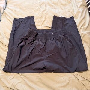 Old Navy Barrel Sleektech Pants